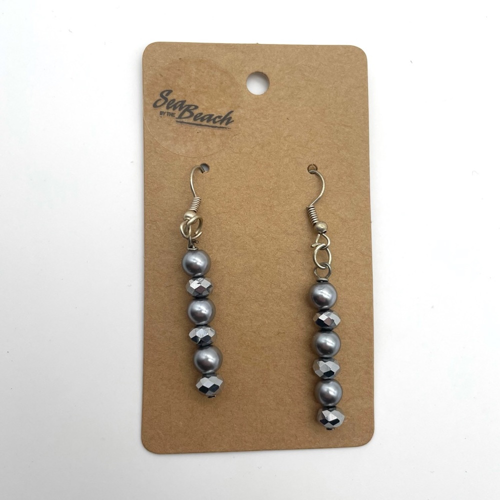 ⭐️ Elegant & Delicate Beaded Earrings